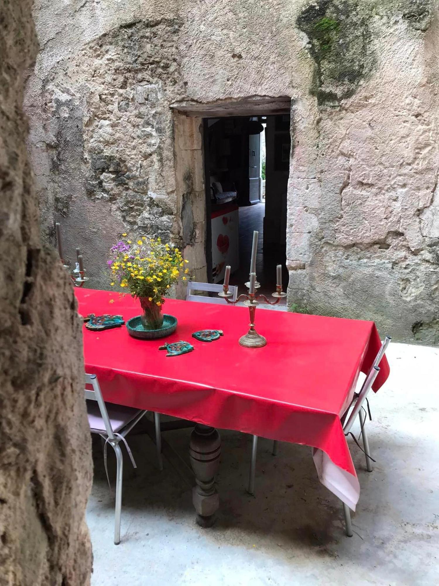 La Maison Joly Ménerbes Екстериор снимка